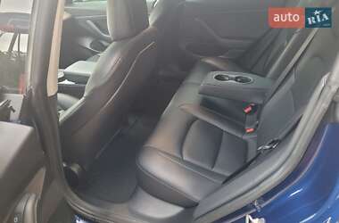 Седан Tesla Model 3 2020 в 