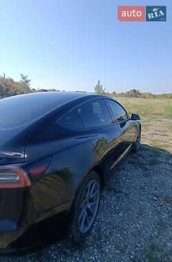 Седан Tesla Model 3 2021 в Мукачево