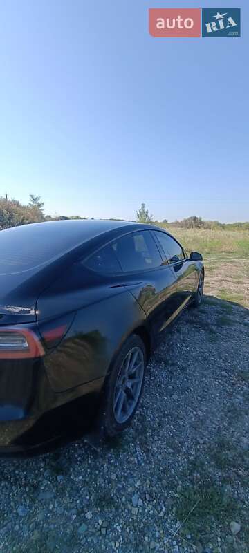 Седан Tesla Model 3 2021 в Мукачево