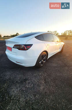 Седан Tesla Model 3 2020 в 