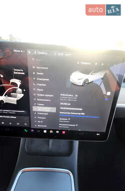 Седан Tesla Model 3 2020 в 