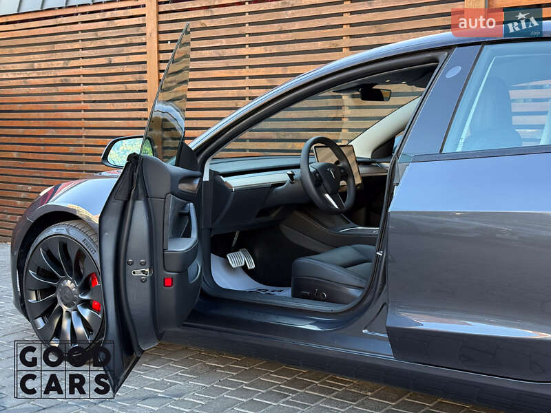 Седан Tesla Model 3 2022 в Одессе