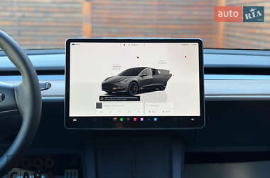Седан Tesla Model 3 2022 в 