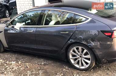 Седан Tesla Model 3 2018 в 