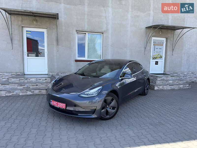 Седан Tesla Model 3 2019 в Луцке