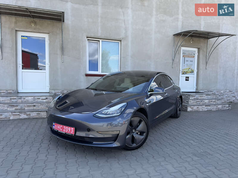 Седан Tesla Model 3 2019 в Луцке