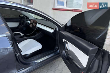 Седан Tesla Model 3 2019 в 