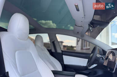 Седан Tesla Model 3 2019 в 