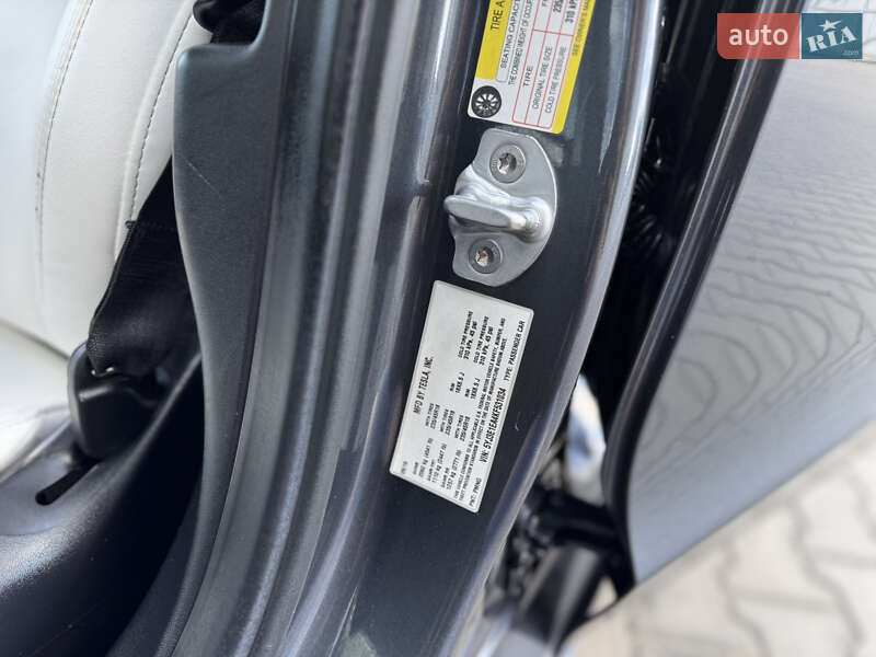 Седан Tesla Model 3 2019 в Луцке