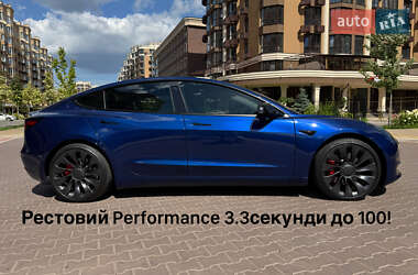 Седан Tesla Model 3 2021 в Киеве
