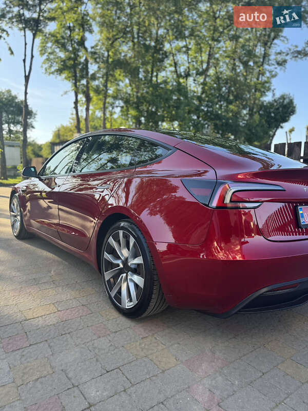 Седан Tesla Model 3 2024 в Стрые