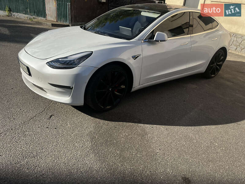 Седан Tesla Model 3 2018 в Полтаве