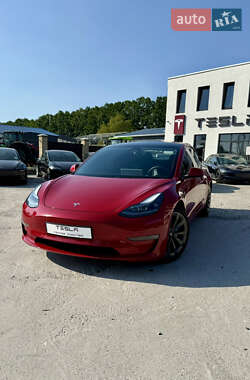 Седан Tesla Model 3 2021 в 
