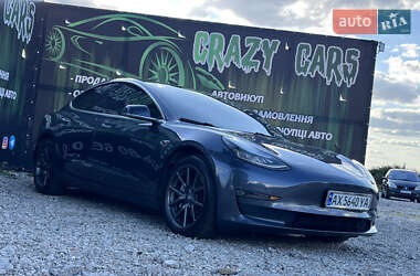 Седан Tesla Model 3 2019 в 