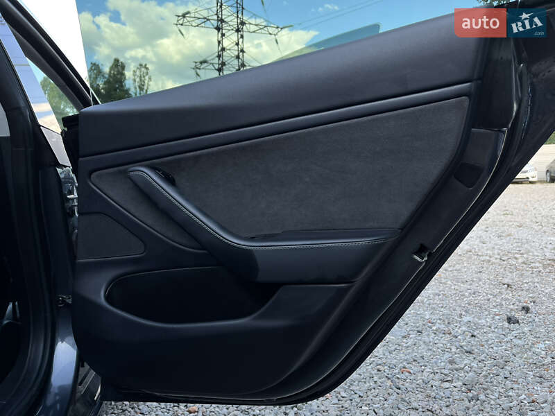 Седан Tesla Model 3 2019 в Харькове