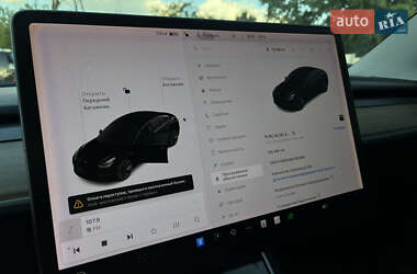 Седан Tesla Model 3 2019 в 