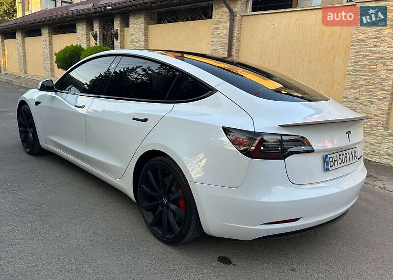 Седан Tesla Model 3 2019 в Чорноморську