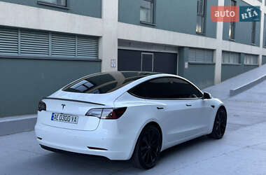 Седан Tesla Model 3 2019 в 