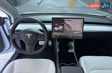Седан Tesla Model 3 2019 в 