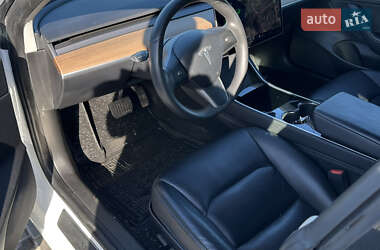 Седан Tesla Model 3 2020 в 