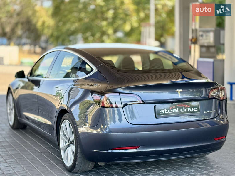 Седан Tesla Model 3 2020 в Николаеве