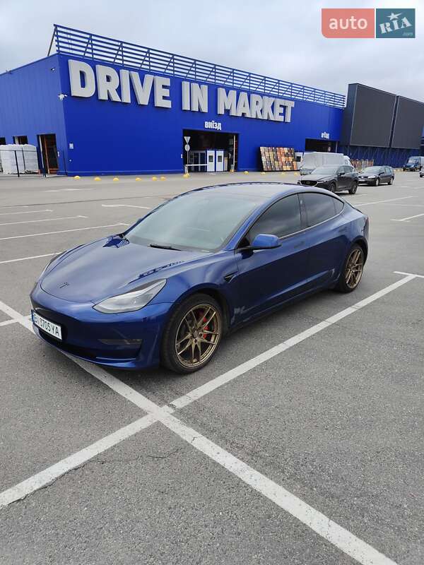 Tesla Model 3 2021