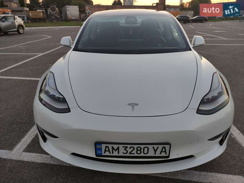 Седан Tesla Model 3 2019 в Житомире