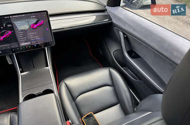 Седан Tesla Model 3 2017 в 
