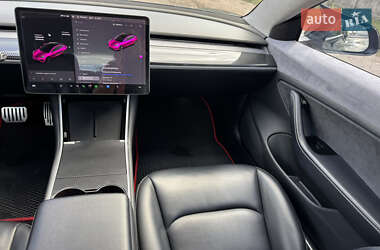 Седан Tesla Model 3 2017 в 