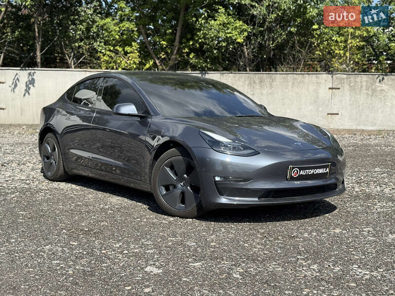 Tesla Model 3 2022