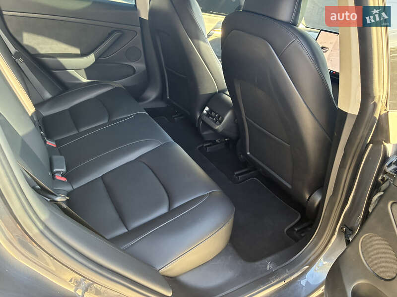 Седан Tesla Model 3 2022 в Києві