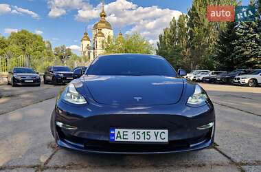 Седан Tesla Model 3 2021 в 