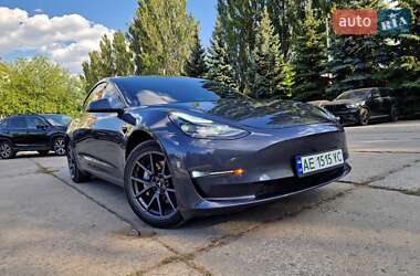 Седан Tesla Model 3 2021 в 