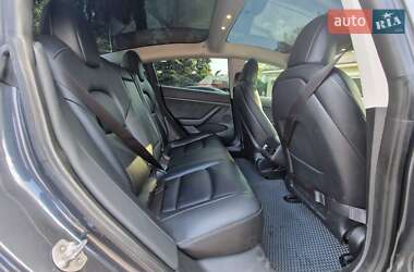 Седан Tesla Model 3 2021 в 