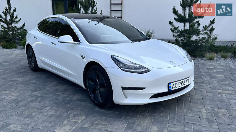 Седан Tesla Model 3 2020 в Луцке
