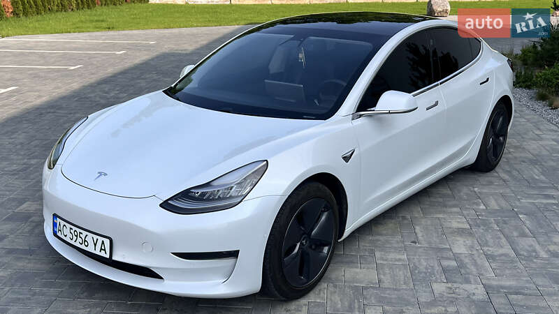Седан Tesla Model 3 2020 в Луцке