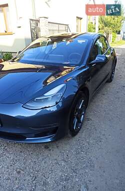 Седан Tesla Model 3 2023 в 