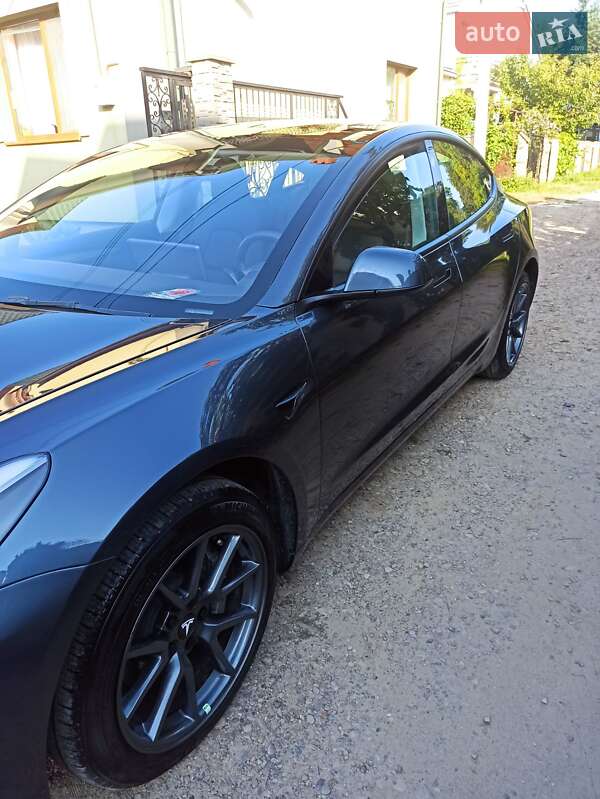 Седан Tesla Model 3 2023 в Самборе