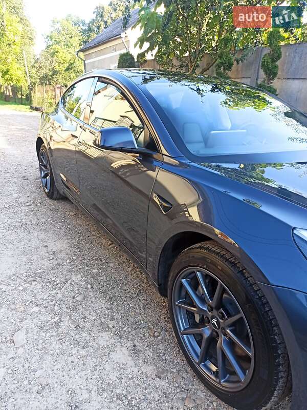 Седан Tesla Model 3 2023 в Самборе