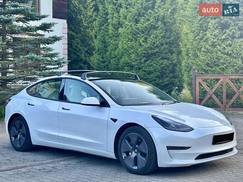 Tesla Model 3 2022