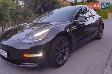 Седан Tesla Model 3 2019 в Львові