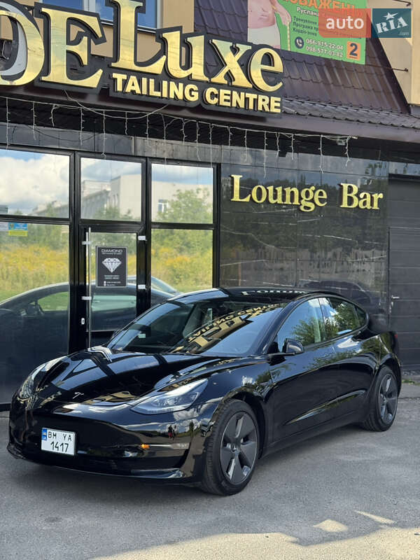 Седан Tesla Model 3 2023 в 