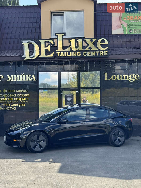 Седан Tesla Model 3 2023 в Сумах