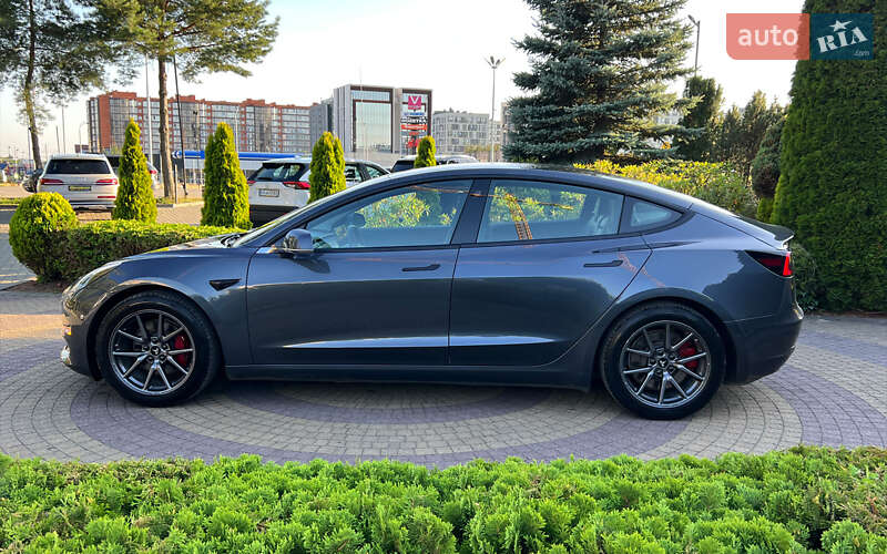 Седан Tesla Model 3 2019 в Львові