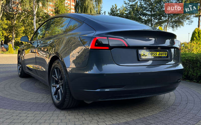 Седан Tesla Model 3 2019 в Львові
