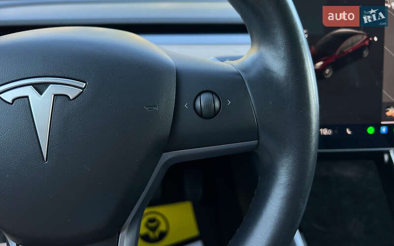 Седан Tesla Model 3 2019 в Львові
