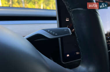 Седан Tesla Model 3 2019 в 