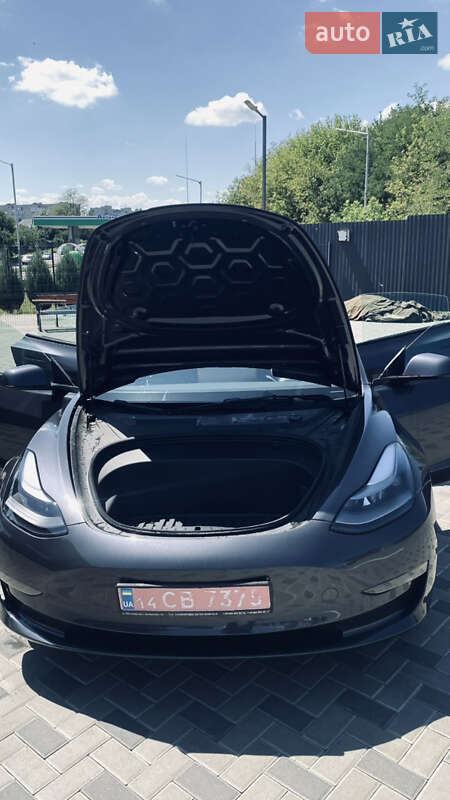 Седан Tesla Model 3 2023 в Полтаве