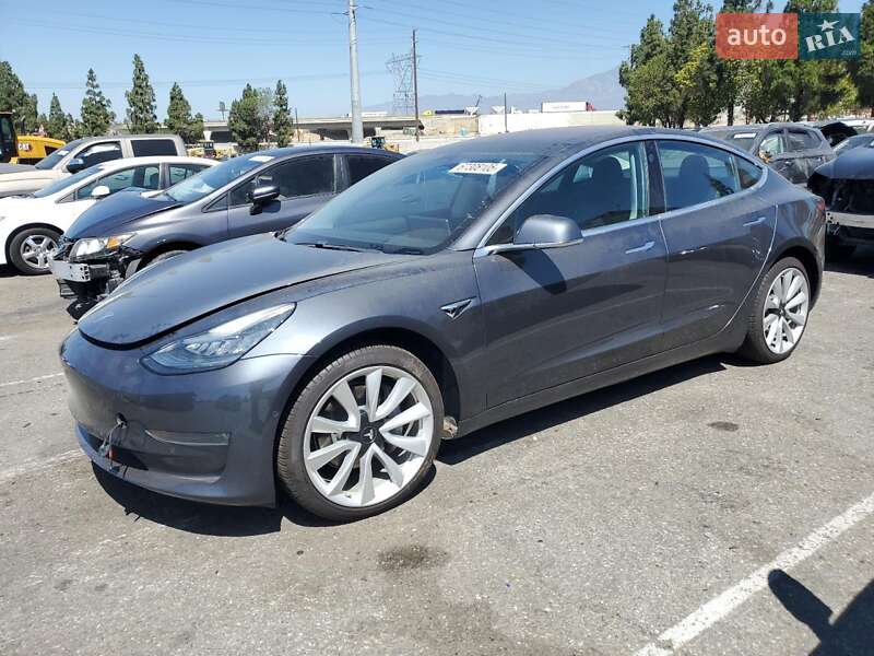 Седан Tesla Model 3 2018 в 