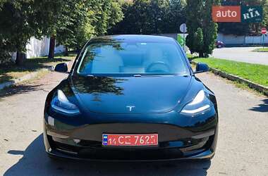 Седан Tesla Model 3 2021 в 